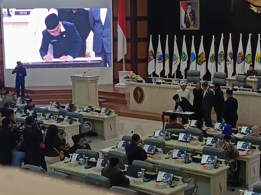 Sah! Pemprov dan DPRD Jabar Sahkan RPJMD 2025–2029