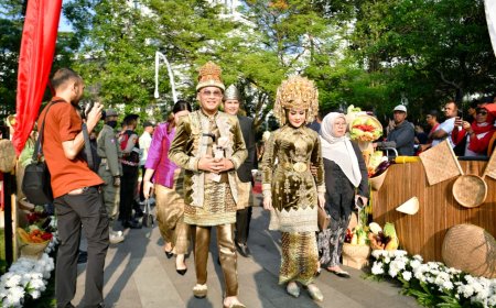 Kirab Budaya Jawa Barat ke-80: Jalan Asia Afrika hingga Gedung Sate Jadi Panggung Sejarah