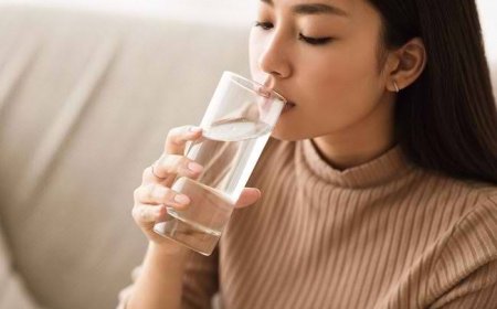 Viral Minum Air Banyak Rusak Ginjal, Dokter Luruskan Mitos dan Faktanya