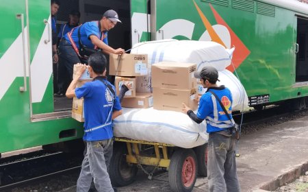 Dukung UMKM hingga Industri, KAI Daop 2 Bandung Angkut 6.828 Ton Barang di 2025