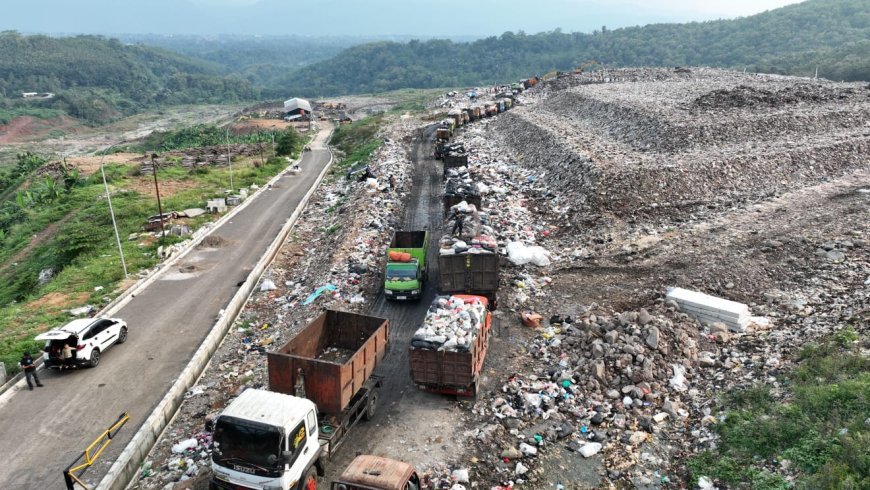 Sekda Jabar Ultimatum: Semua TPA Harus Tinggalkan Open Dumping, Wajib Beralih ke Controlled Landfill Akhir 2025