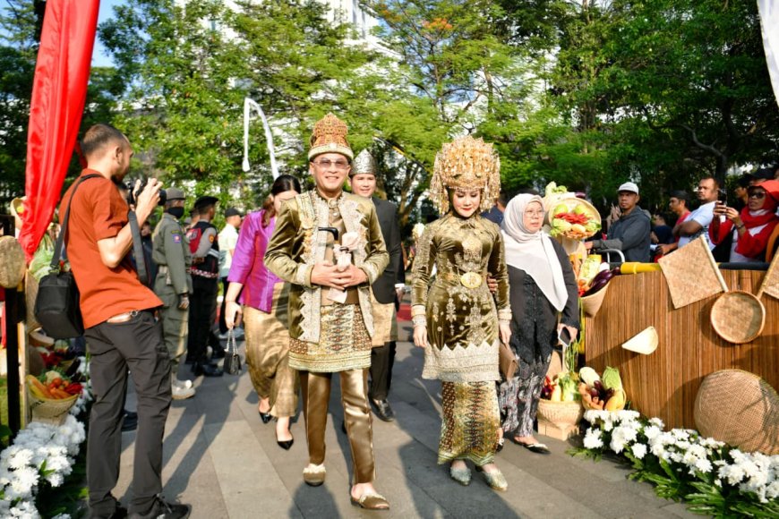 Kirab Budaya Jawa Barat ke-80: Jalan Asia Afrika hingga Gedung Sate Jadi Panggung Sejarah