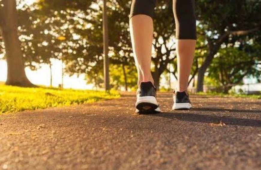 5 Manfaat Jalan Kaki Setelah Makan, dari Turunkan Gula Darah hingga Bikin Mood Happy