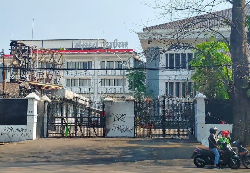 Uang Rakyat Jalan Terus, 5 Anggota DPR Nonaktif Masih Terima Gaji Penuh