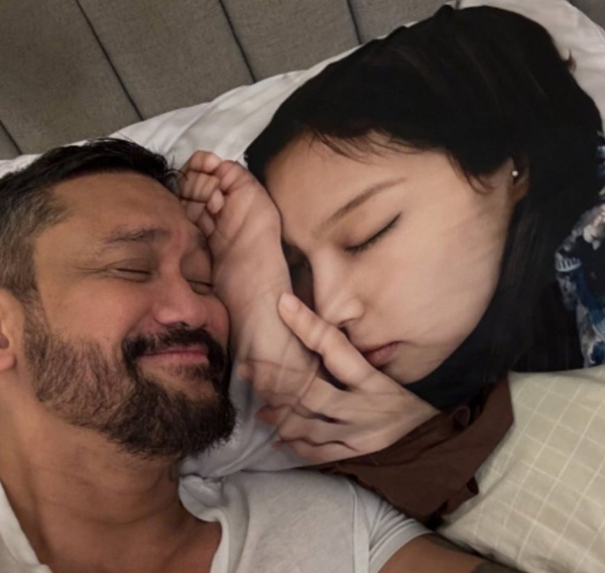 Netizen Ngakak! Tora Sudiro Curhat Ditinggal Tidur Istri, Malah Peluk Jennie Blackpink