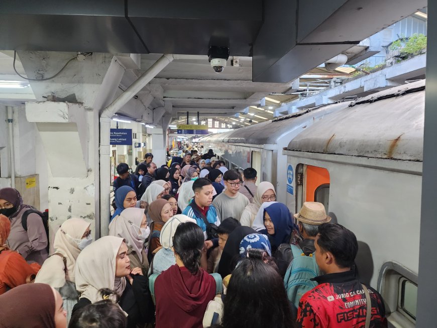 Libur Panjang Maulid Nabi, KAI Daop 2 Bandung Catat 131 Ribu Penumpang dengan Okupansi Tembus 202%