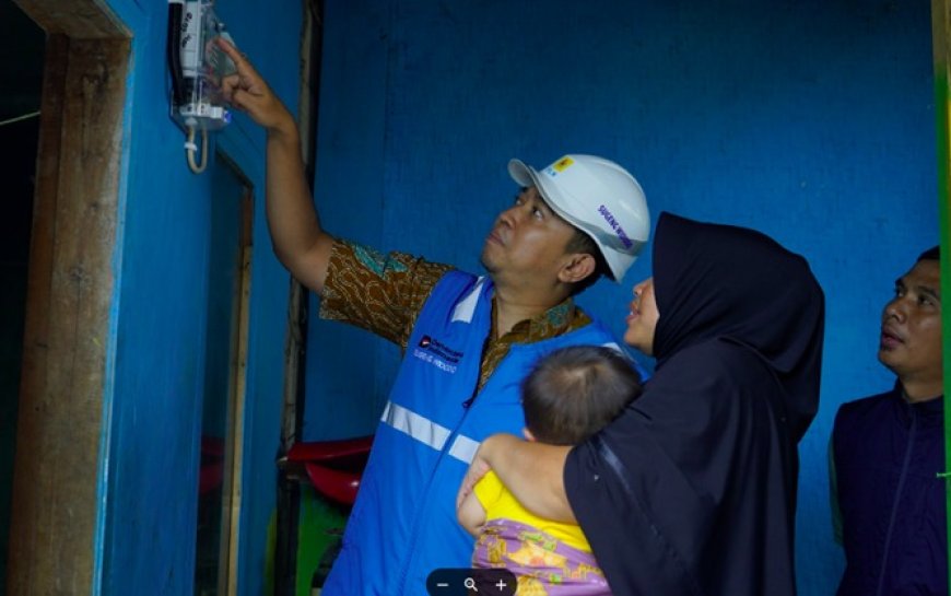 Kisah Keluarga Prasejahtera Terangi Rumah Berkat PLN