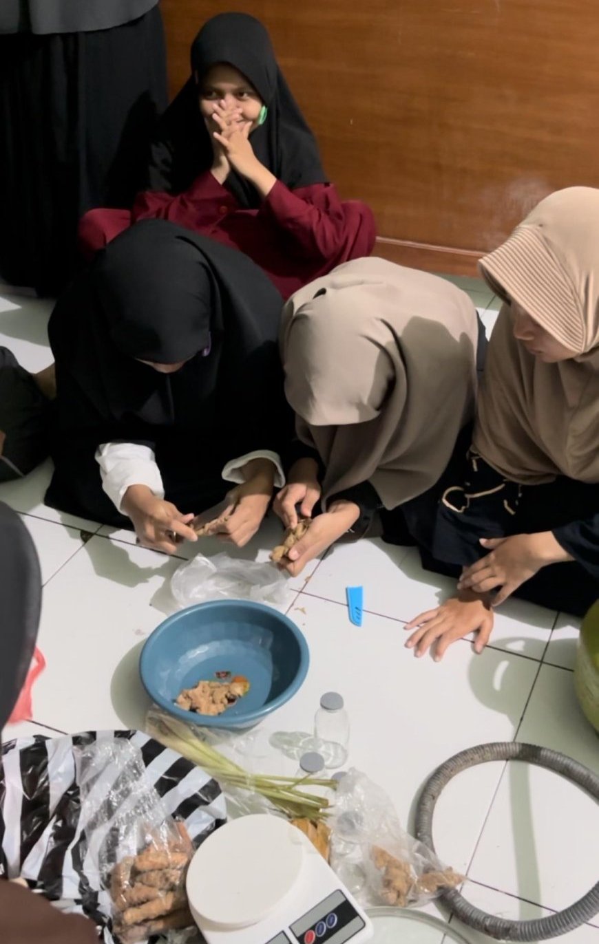 Tim PKM UNRIYO Berdayakan Remaja Panti Mafaza Lewat Program Mind Force Retreat Berbasis Wellness