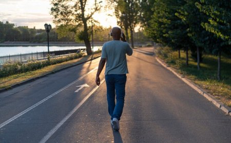 Bukan Sekadar 10.000 Langkah! Ini 3 Metode Jalan Kaki Paling Efektif untuk Bakar Lemak dan Sehatkan Jantung