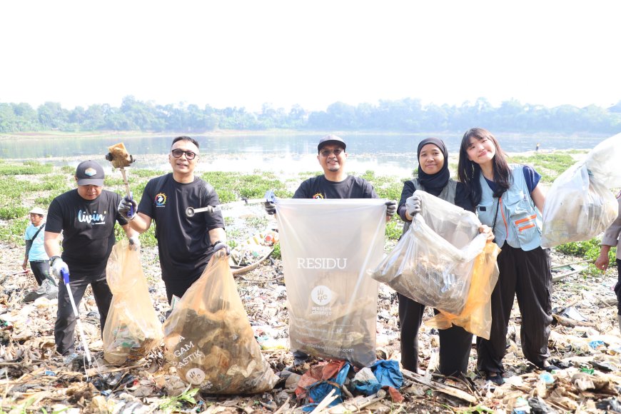 Bank Mandiri Region VI Wujudkan Perairan Lestari di Saguling, Aksi Bersih Mandiri Jadi Inspirasi Gerakan Hijau