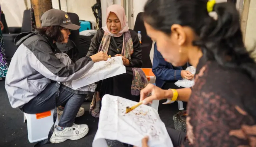 Jakarta Lautan Batik! 4.600 Onthel Tumpah ke Jalan, Festival Batik Nusantara 2025 Meledak di Medsos