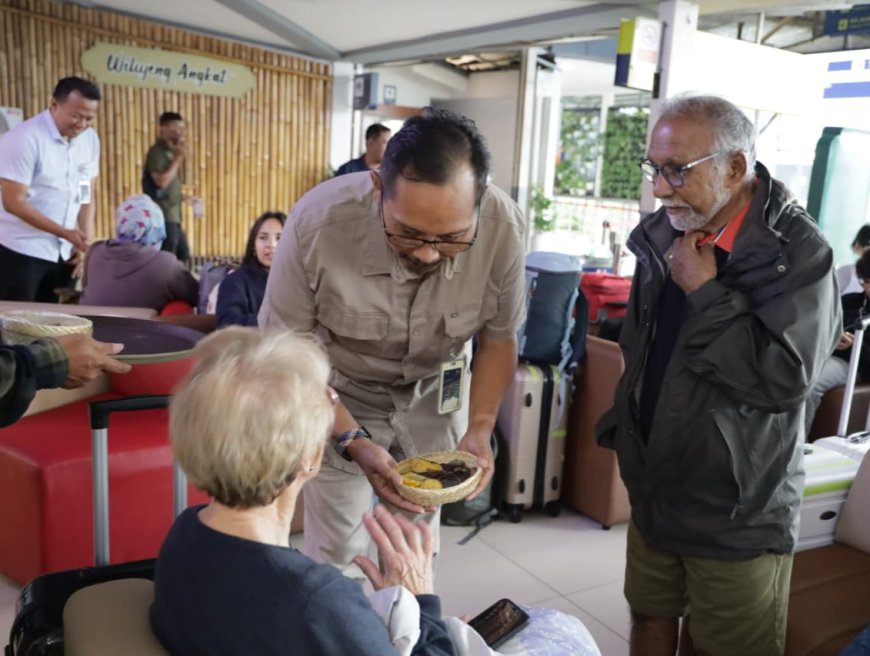 Hari Pangan Sedunia, KAI Ajak Penumpang ‘Ngemil Sehat’ dengan Pangan Lokal di Stasiun Bandung