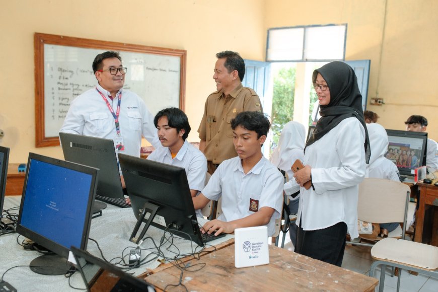 Dari ChatGPT hingga Canva, XLSMART Latih Guru dan Siswa Indramayu Jadi Generasi Digital Cerdas