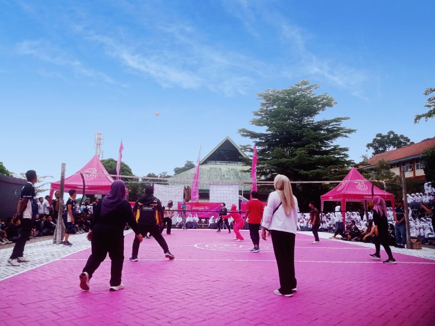 Tri Bawa Semangat 5G ke Sekolah Lewat Volley Tawa, Kolaborasi Teknologi dan Kreativitas Anak Muda