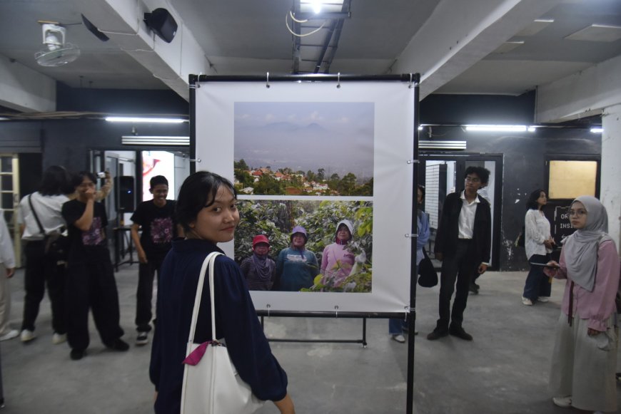 Economic Hero: Potret Perjuangan Pahlawan Ekonomi yang Menggerakkan Indonesia dari Balik Lensa Anak Muda
