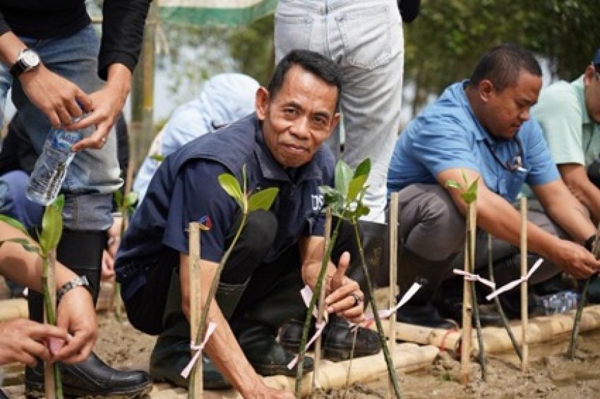 Bio Farma Tanam 5.000 Mangrove dan Bangun Fasilitas Air Bersih di Karawang, Dorong Kesehatan dan Lingkungan Pesisir Berkelanjutan