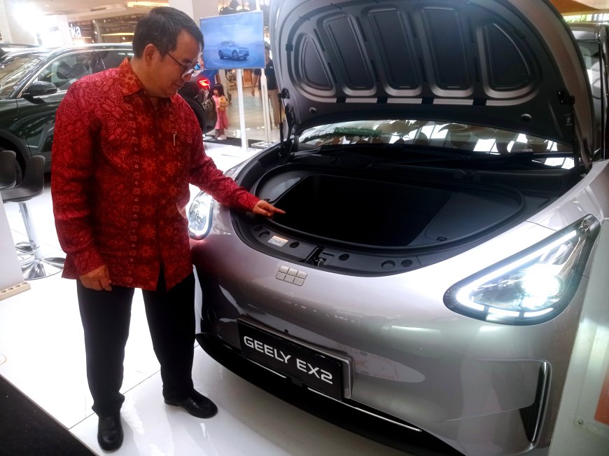 “Pasar Otomotif Bandung Makin Panas! Geely Bawa Starray EM-i dan EX2 untuk Rebut Segmen Hybrid & EV