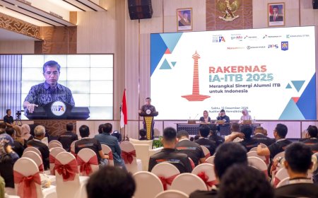 Menaker Tantang Alumni ITB Jadi Motor Kolaborasi Hadapi Era AI dan Ekonomi Hijau