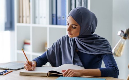 Dari Abdi hingga Man Jadda Wajada, Jejak Sunyi Bahasa Arab dalam Bahasa Sehari-hari Nusantara