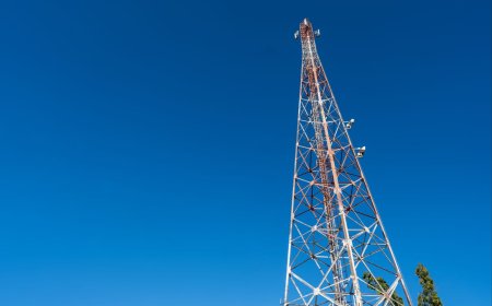 Trafik Digital Indosat Jawa Barat Diproyeksi Naik 18,6 Persen Saat Nataru 2025/2026