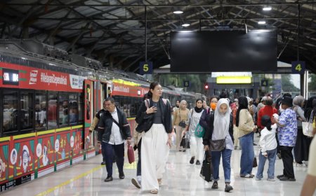 Kereta Jadi Primadona Libur Akhir Tahun, 29 Ribu Penumpang Padati Daop 2 Bandung dalam Dua Hari