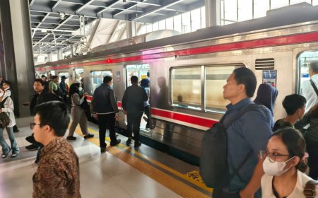 Malam Tahun Baru 2026 Padat! KAI Commuter Bandung Siagakan Layanan Maksimal