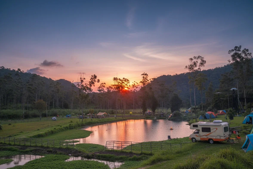 Ciwidey Jadi Surga Camping Favorit di Bandung Selatan, dari Ranca Upas hingga Glamping Mewah Tepi Danau