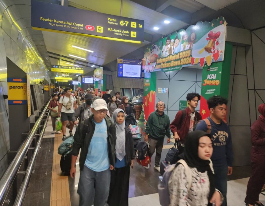 H+9 Nataru, 530 Ribu Penumpang Commuter Line Padati Stasiun di Wilayah Bandung