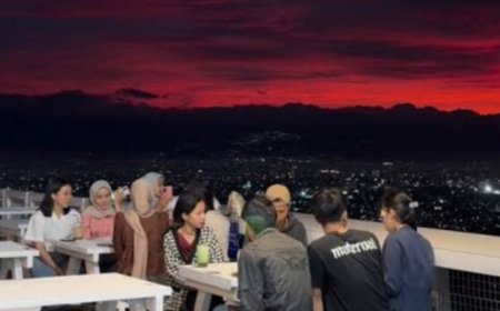 Wisata Bandung Paling Dicari, Ngopi Sambil Menatap Kota dari Atas Awan