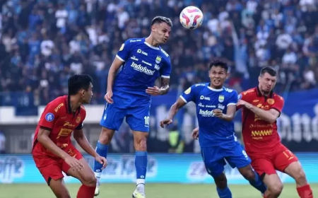 Persib vs Persija: Derby Klasik Liga Indonesia Siap Meledak di Pekan 17, Ini Jadwal & Prediksi Skornya
