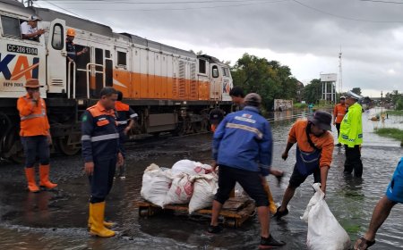KAI Daop 2 Bandung Batalkan KA Ciremai Akibat Banjir, Penumpang Dapat Refund 100 Persen