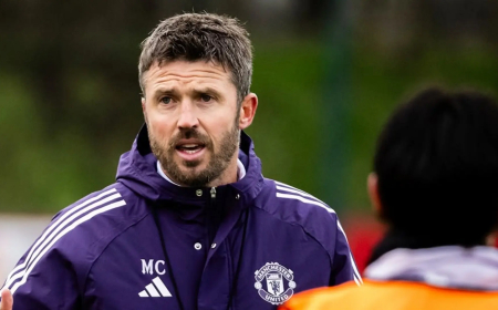 Dari Opsi Darurat Jadi Harapan Baru: Keputusan Manchester United yang Mengantar Carrick Ungguli Solskjaer