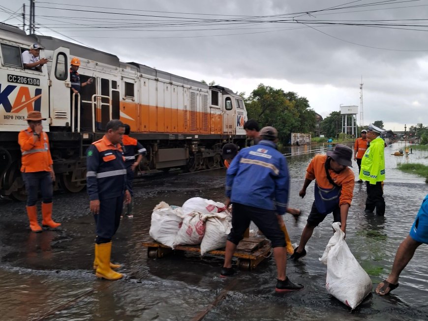 KAI Daop 2 Bandung Batalkan KA Ciremai Akibat Banjir, Penumpang Dapat Refund 100 Persen