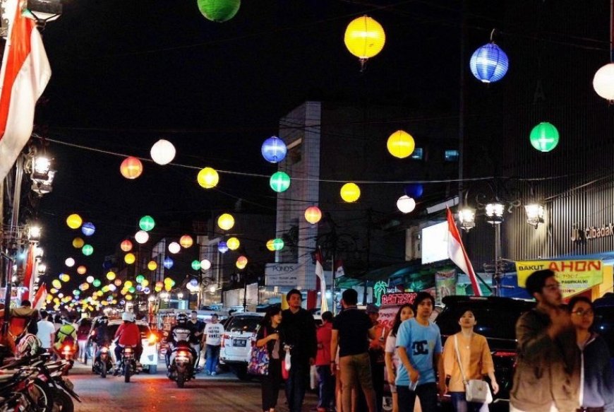 Malam Belum Lengkap Tanpa Jajan, Ini 3 Spot Kuliner Malam Bandung Favorit Wisatawan