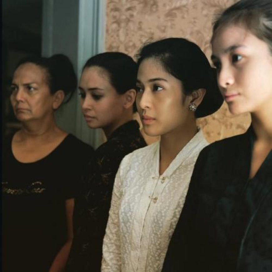Tren Back to 2016 Ungkap Rahasia Konsistensi Dian Sastrowardoyo di Mata Publik