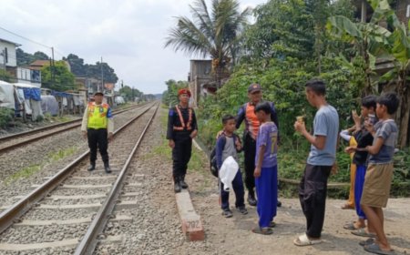 KAI Daop 2 Bandung Ingatkan Bahaya Aktivitas di Jalur Rel Saat Ramadan, Terutama Usai Sahur dan Menjelang Buka