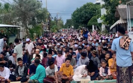 Bukan Sekadar Ibadah, Tarawih di Sumenep Berubah Jadi Ritual Sosial yang Diserbu Ribuan Warga