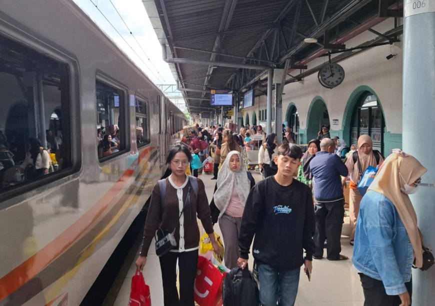 Tips Jitu Berburu Tiket Kereta Api Lebaran 2026, KAI Daop 2 Bandung Ungkap Strateginya
