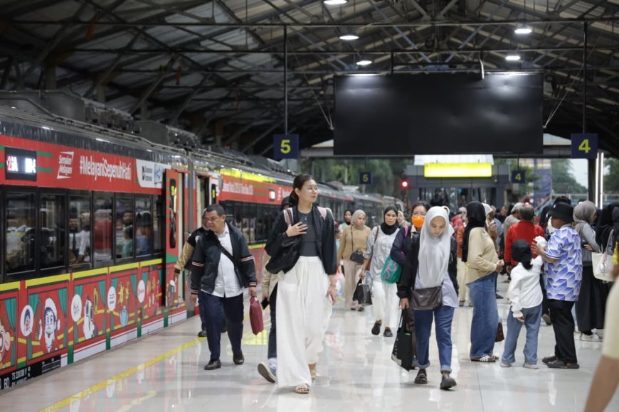 Diskon Tiket KA 30 Persen Dongkrak Daya Beli, KAI Daop 2 Bandung Jadi Motor Perputaran Ekonomi Lebaran 2026