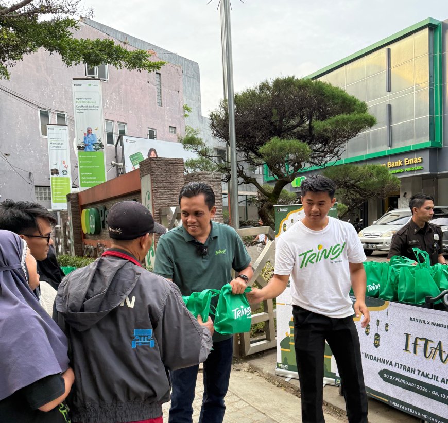 Pegadaian Kanwil X Jabar Tebar Keberkahan Berbagi 1.200 Paket Takjil untuk Masyarakat