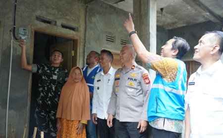 Light Up The Dream PLN: 321 Rumah dan Mushola di Jawa Barat Kini Terang di Bulan Ramadan