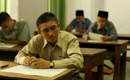 Film Negeri 5 Menara: Cerita Perjuangan Santri yang Cocok Temani Ngabuburit di Bulan Ramadhan