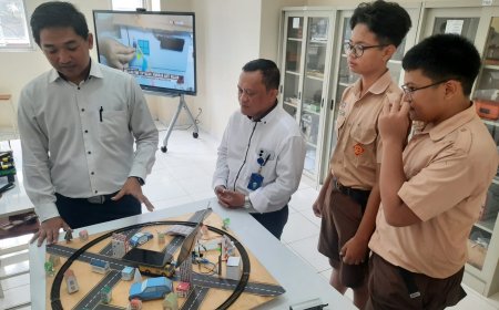 Dukung Ekskul E-Sport di Sekolah, Wapres RI dan Wagub Jabar Sambangi SMP Santa Yusuf Bandung