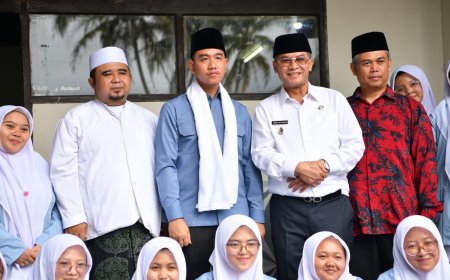 Kunjungi Ponpes Baitul Arqom Al-Islami, Wapres Dorong Santri Adaptif terhadap AI dan Teknologi Robotik