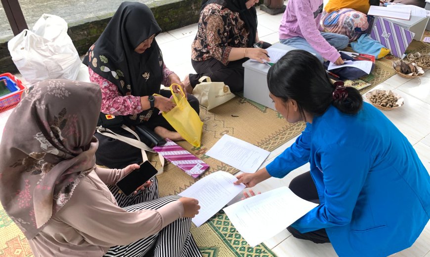 Mahasiswa Universitas Respati Yogyakarta Edukasi Ibu Arisan Soal Bahaya Hipertensi