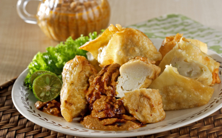 9 Batagor Paling Enak di Bandung yang Selalu Diburu! Nomor 7 Legendaris Sejak 1960, Wajib Masuk Daftar Kuliner Kamu