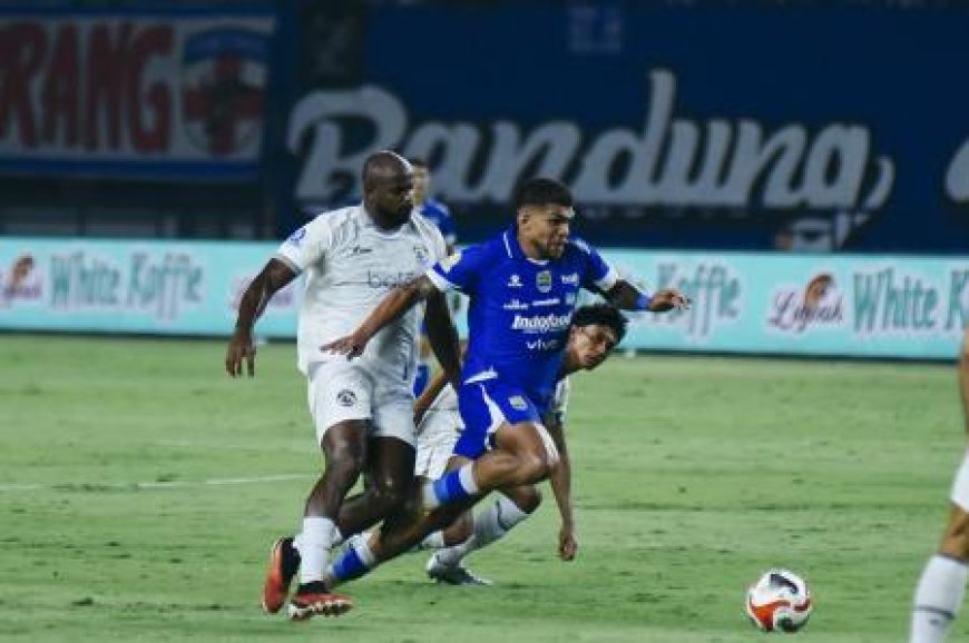 Persib Tampil Menekan, Laga Panas Kontra Arema FC Penuh Drama dan Peluang Emas