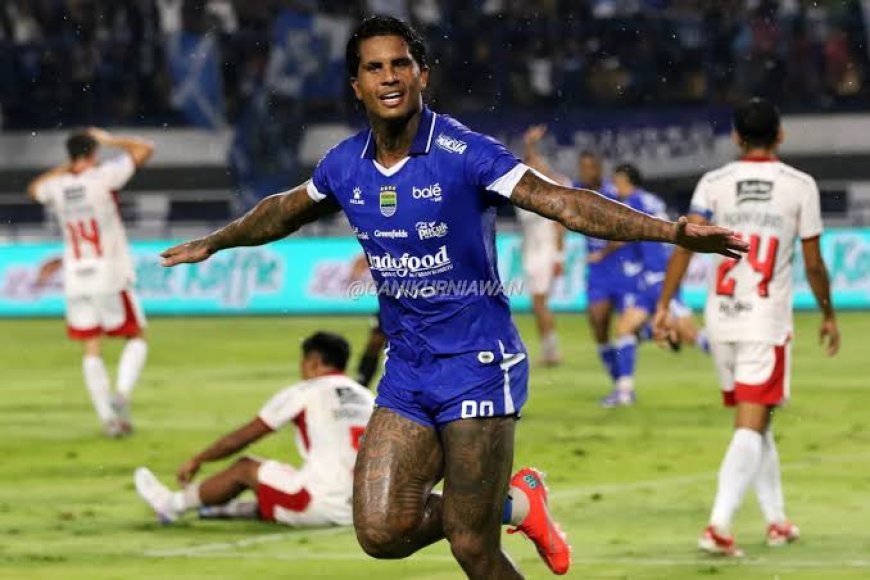 Tak Hanya Tajam di Depan Gawang, Ramon Tanque Juga Hobi Kulineran