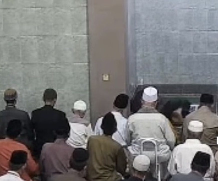 Viral! Imam di Depok Meninggal Saat Sujud Sholat Subuh
