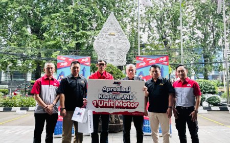 Kurir JNE Dibegal di Bandung, Presiden Direktur Turun Tangan Beri Motor Baru untuk Hasan
